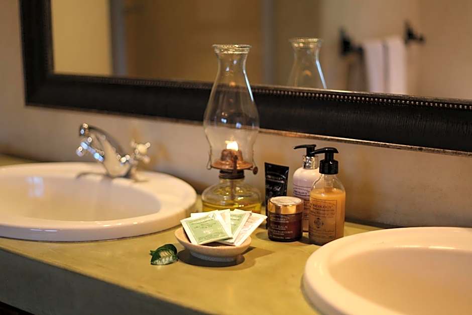 Ivory Wilderness River Rock Lodge