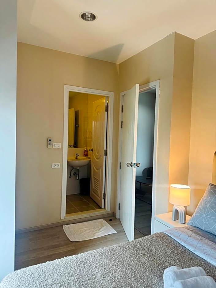 Minimal 2 BR next to IKEA, Central Westgate Bangyai