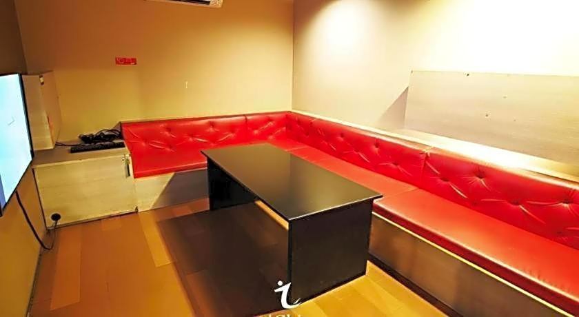 I Hotel