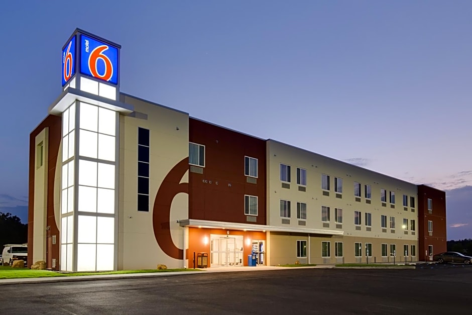 Motel 6-Poplar Bluff, MO