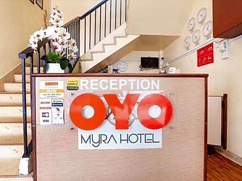 OYO 703 Myra Hotel
