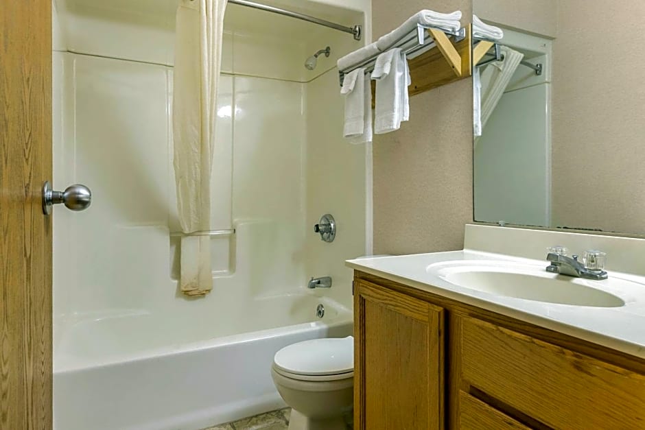 Econo Lodge Traverse City