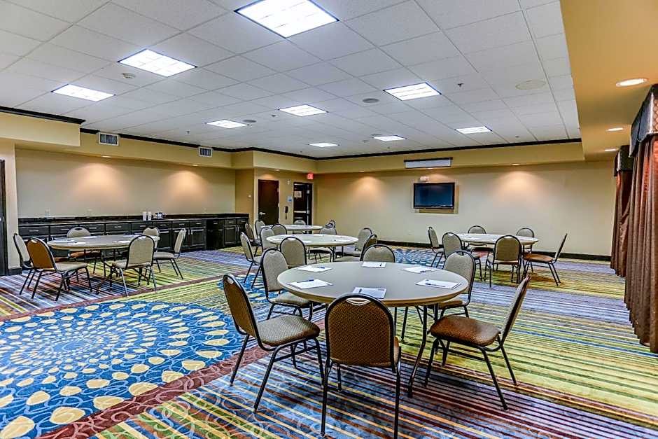 Holiday Inn Express Hotel & Suites Huntsville By IHG