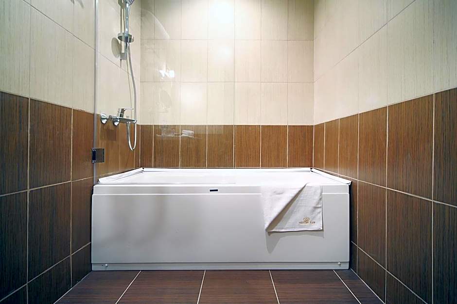 Tskaltubo Plaza Hotel