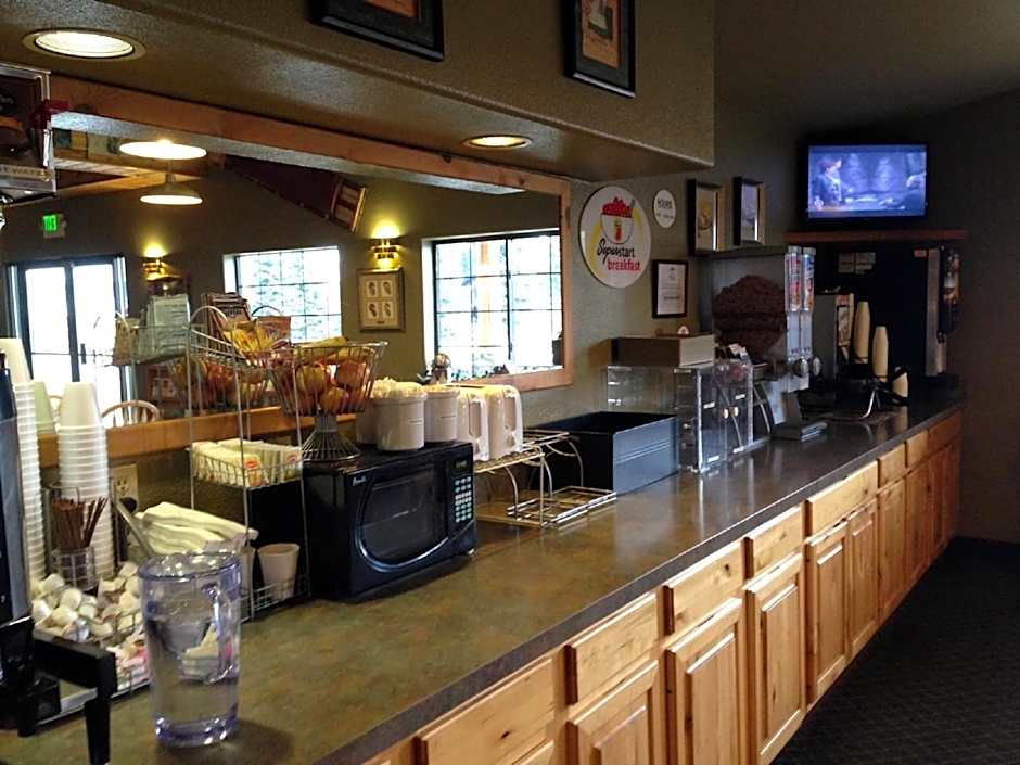 Super 8 by Wyndham McCall