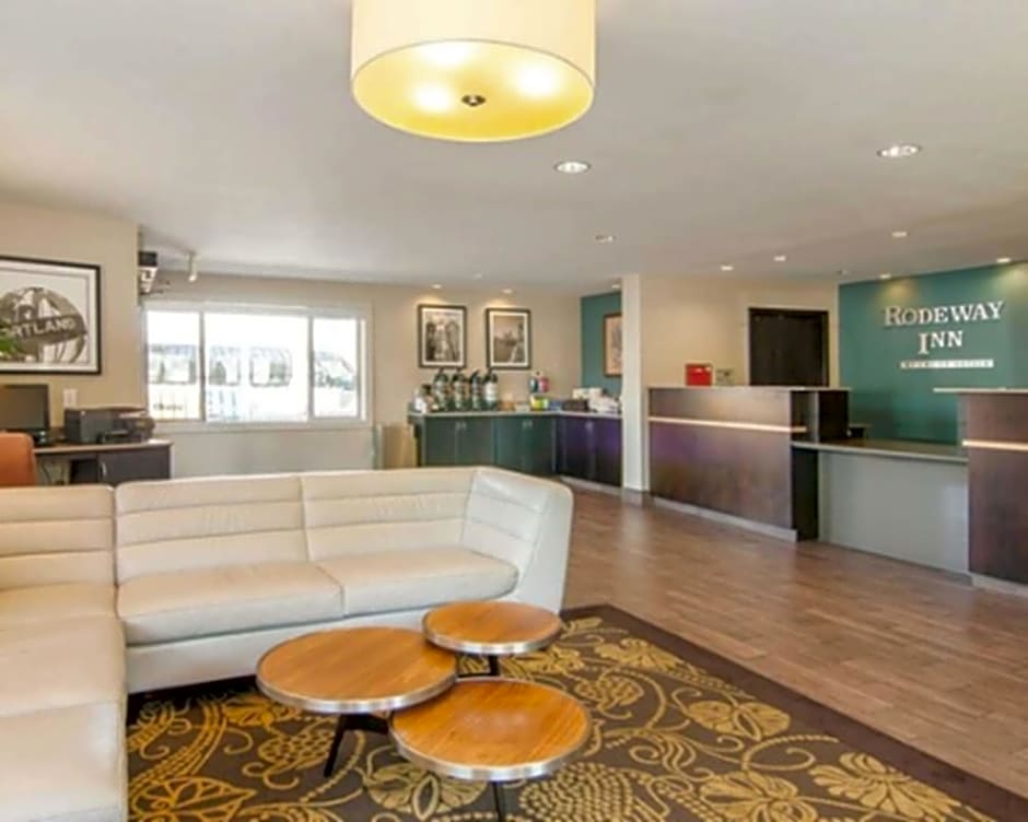 Quality Inn & Suites Airport