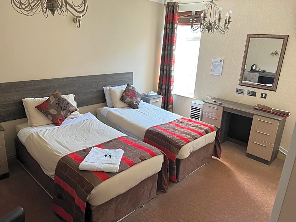 Southport Metro Hotel