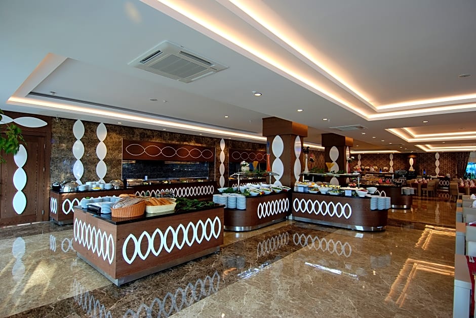 Maya World Hotel Side