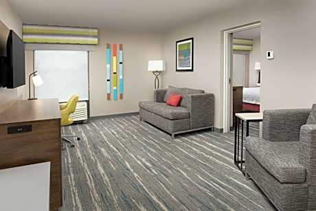 One-Bedroom King Suite with Kitchenette - Non-Smoking