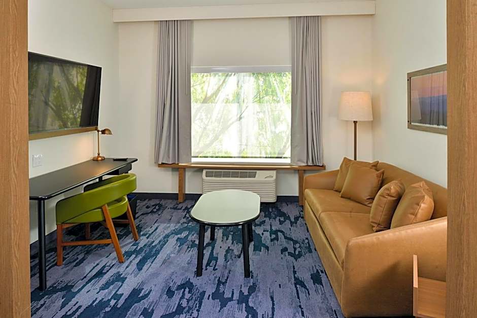 Fairfield Inn & Suites by Marriott Charlotte University Research Park