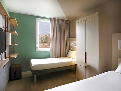 Triple Room With Twin Beds