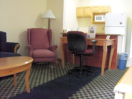 King Suite - Non-Smoking