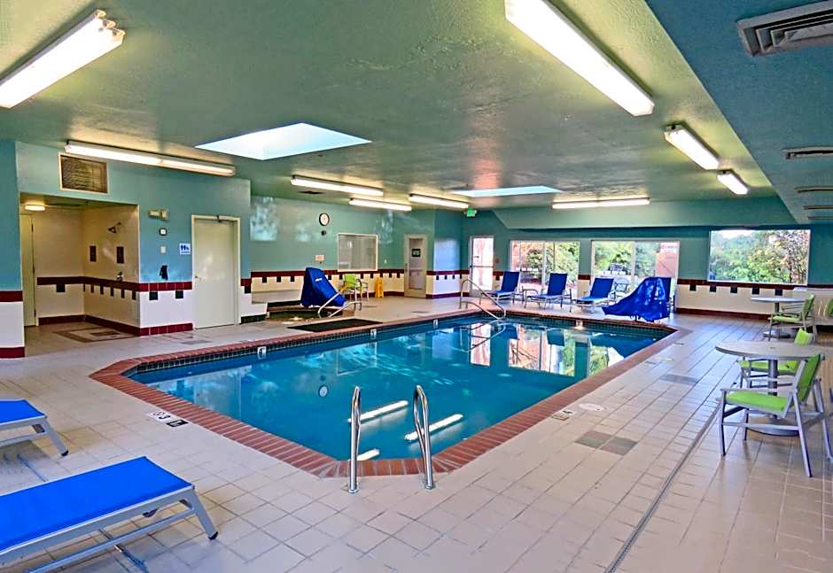 Holiday Inn Express Hotels & Suites Burlington By IHG