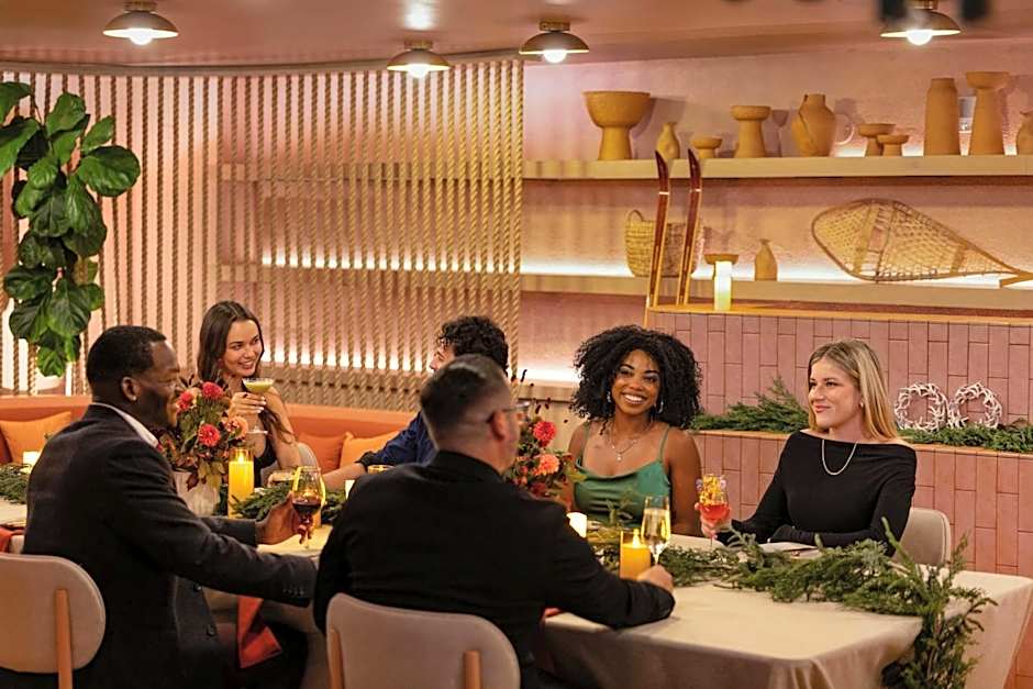 Sandbourne Santa Monica, Autograph Collection