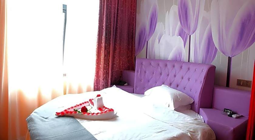 Shell Ganzhou Central Theme Hotel