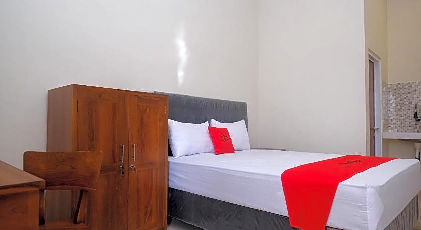 RedDoorz Syariah near Transmart Pabelan Solo