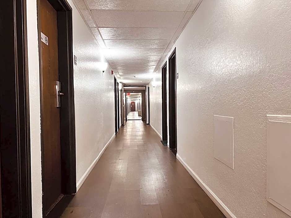 Travelodge by Wyndham Valleyfair Shakopee