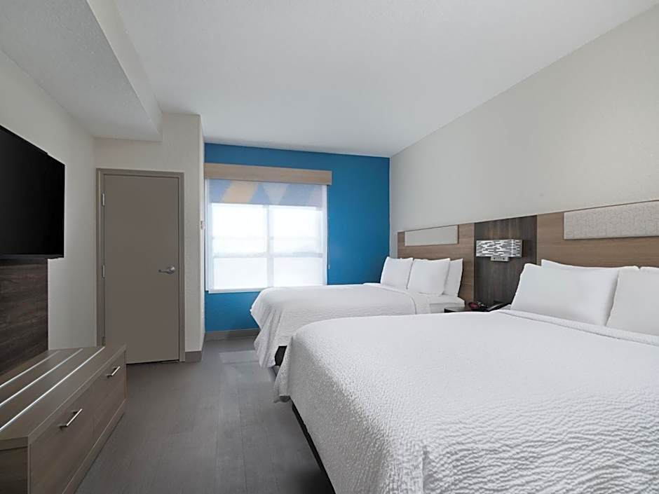 Holiday Inn Express & Suites Lakeland North - I-4 By IHG