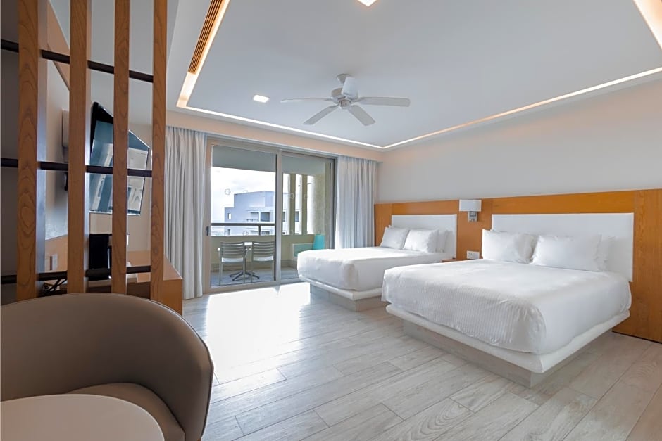 Izla Beach Front Hotel