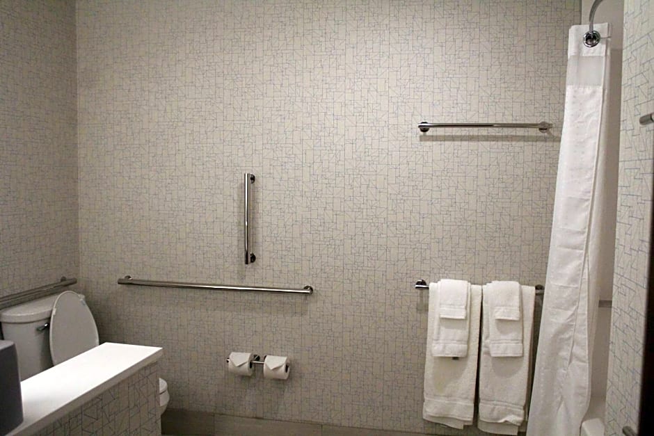 Holiday Inn Express & Suites - Kokomo South, an IHG Hotel