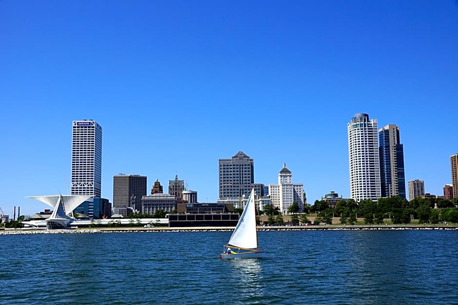 Crowne Plaza Milwaukee South By IHG