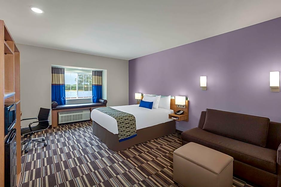 Microtel Inn & Suites by Wyndham College Station