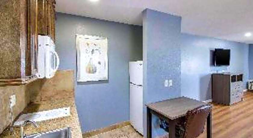 Rodeway Inn & Suites Port Arthur - Groves