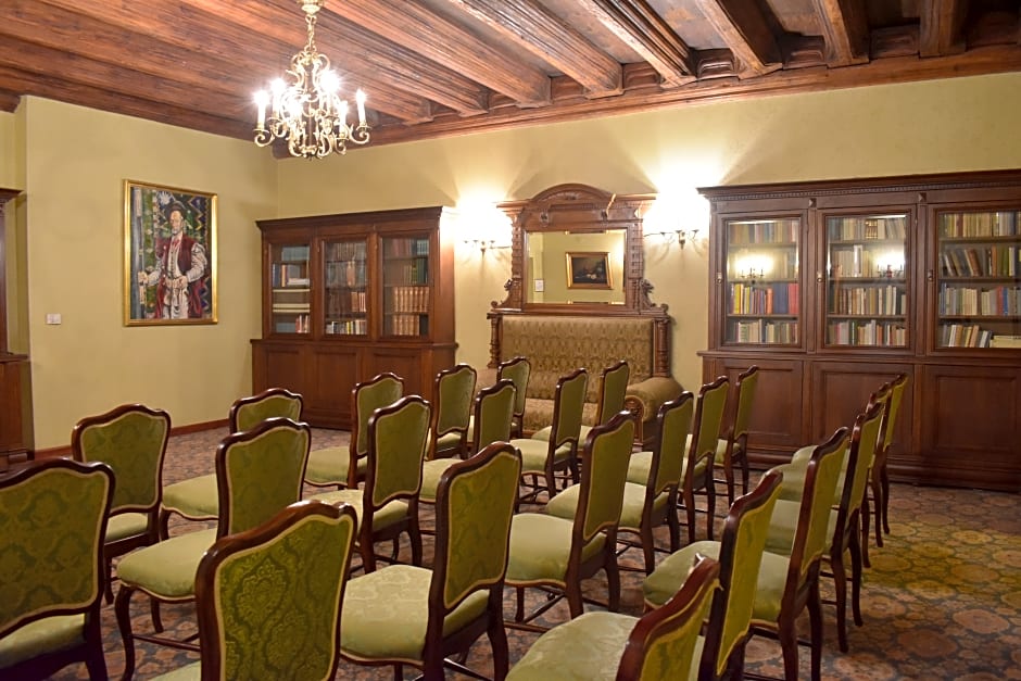 Grand Hotel