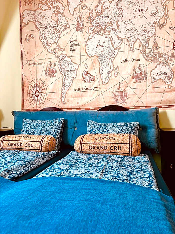 Pirate Family, Theme Room, Free Parking