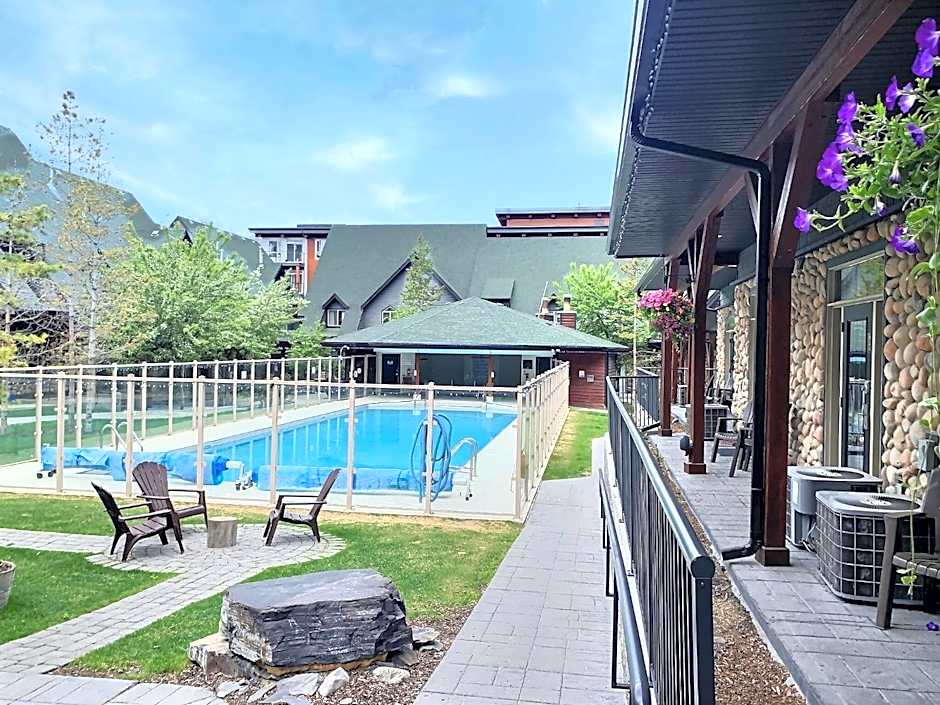 Mystic Chalet managed by Little Sister Getaways