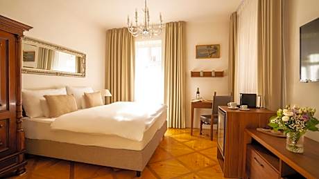 Classic Double or Twin Room