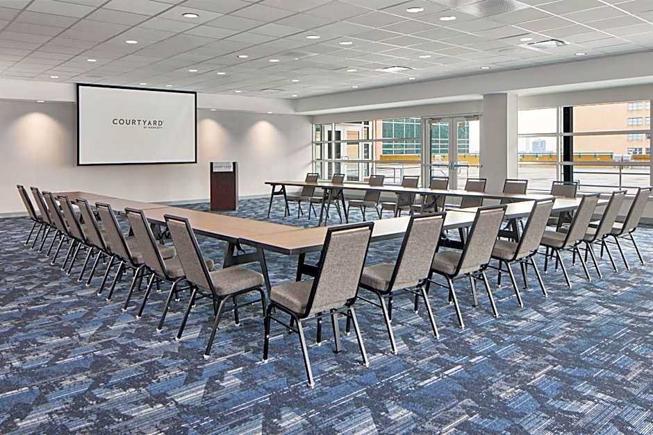 Courtyard by Marriott Detroit Downtown