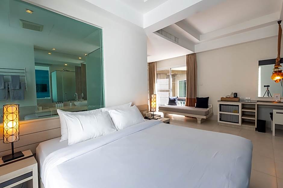 Photo 1 of 12 of Junior Suite