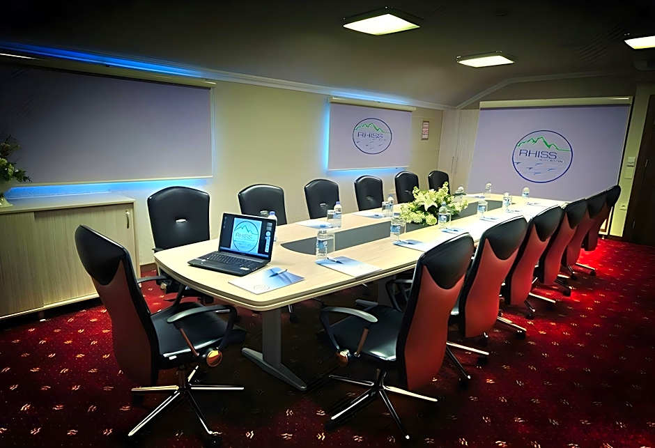 Rhiss Hotel Bostanci