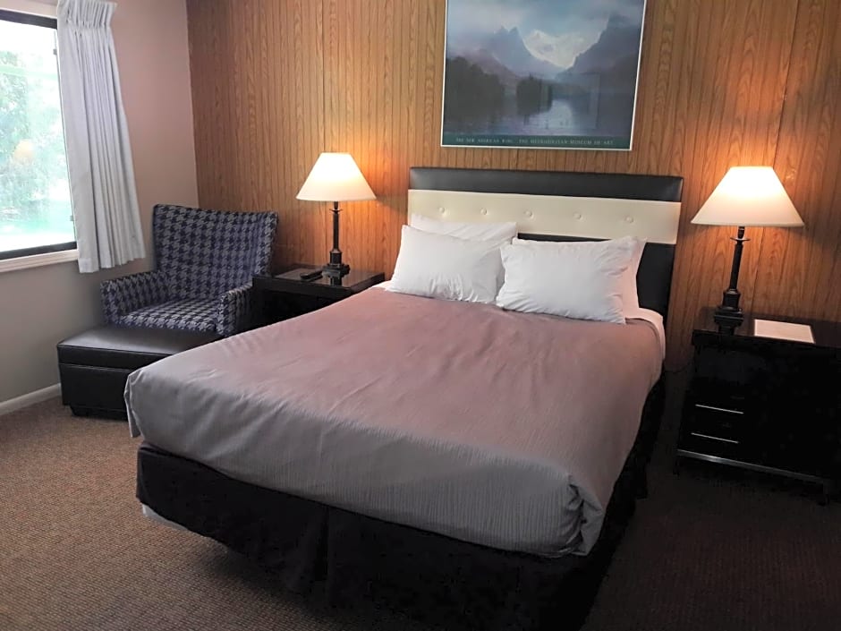 Monroe Motel
