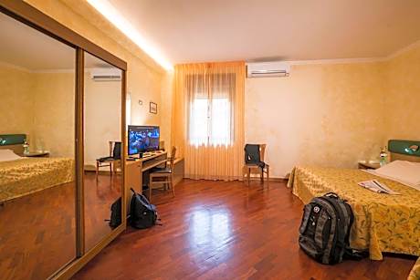Classic Triple Room