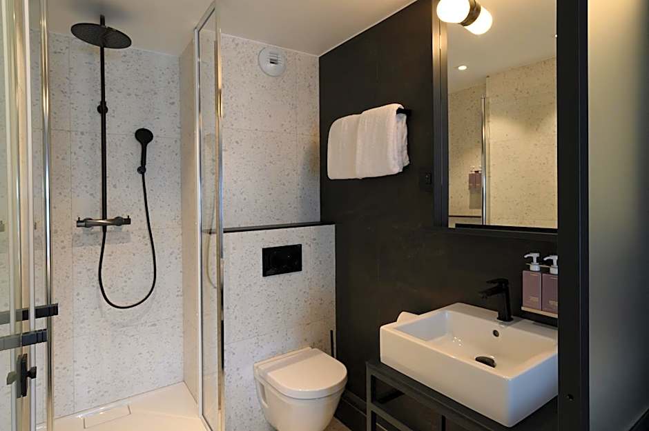 Tribe Paris Batignolles