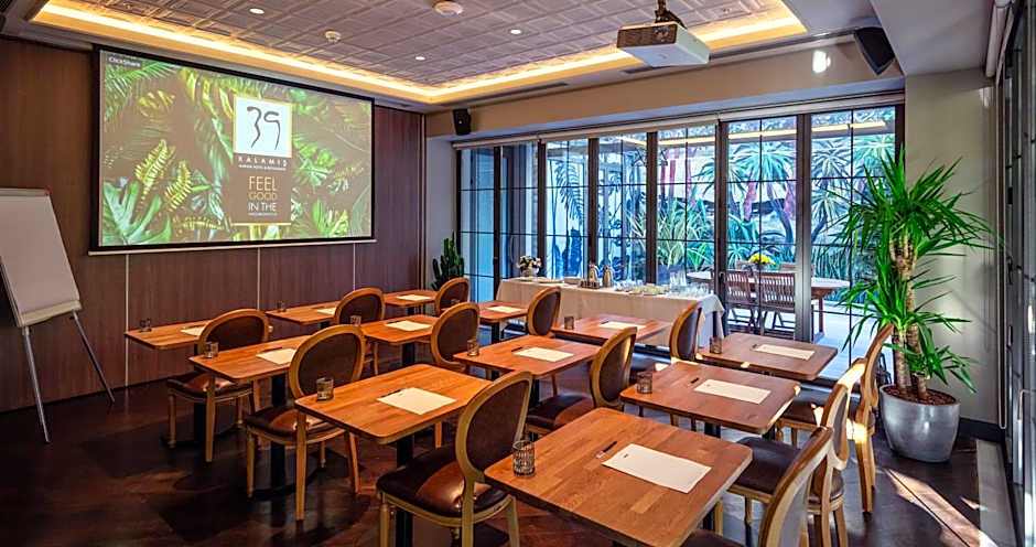 39 Kalamış Marina Hotel & Restaurant