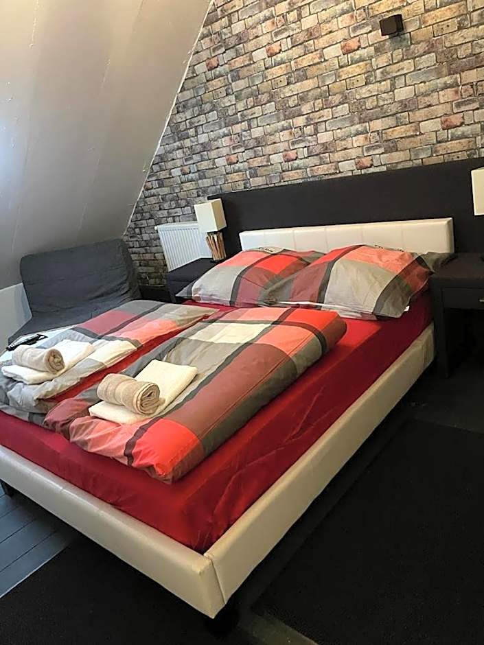 Adam's Hostel - Self Check-In & Only Private Rooms