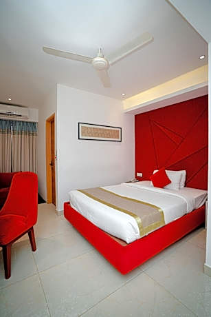 Royal Raj Hotel
