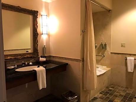 King Room - Disability Access