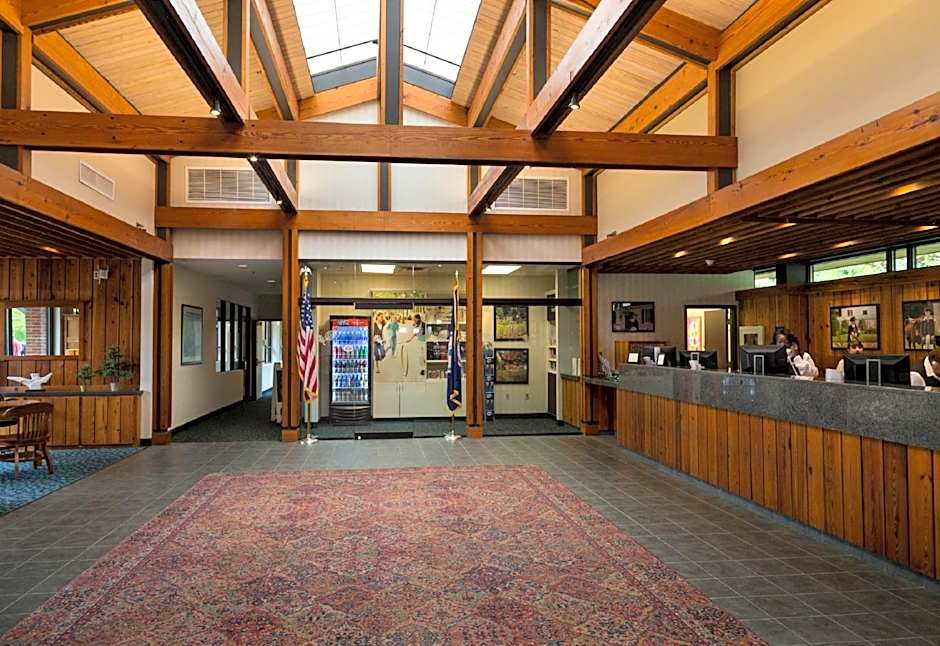 Williamsburg Woodlands Hotel & Suites, an official Colonial Williamsburg Hotel