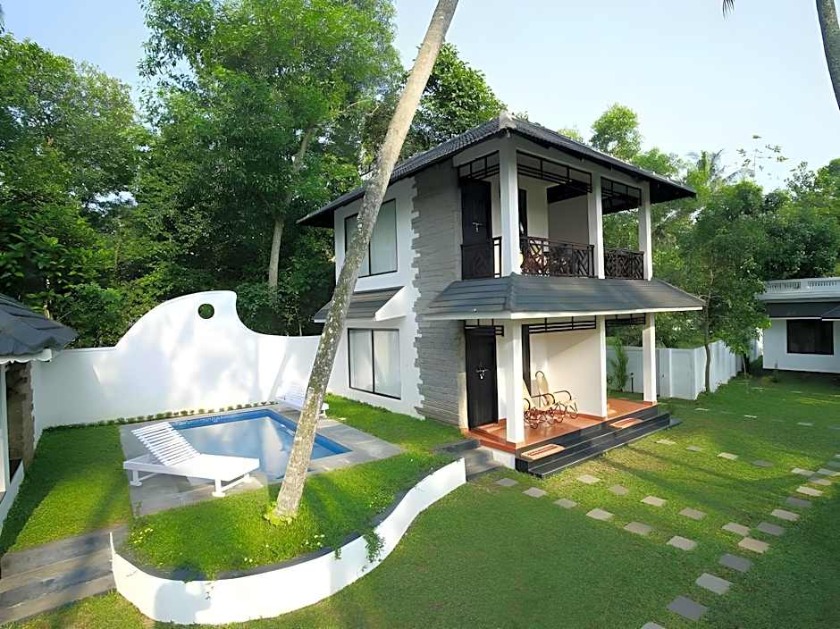 Mayas Beach House - Boutique Serviced Villa