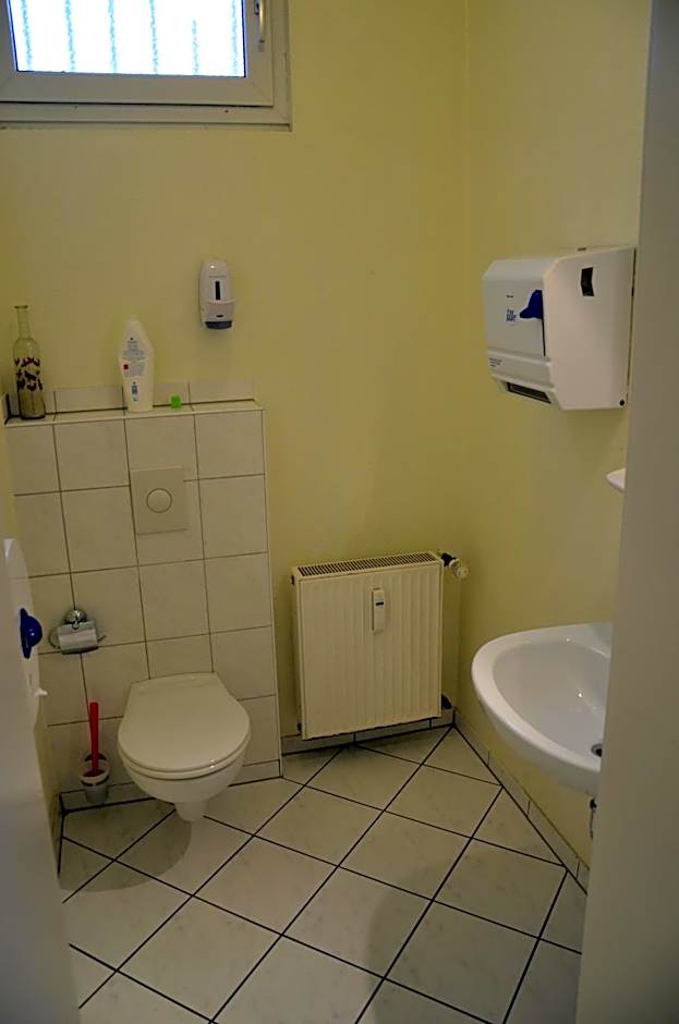 Backpackers Düsseldorf - SELF CHECK-IN