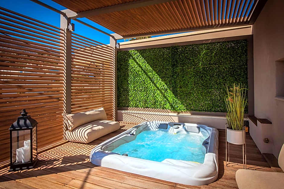 Riviera Boutique Hotel