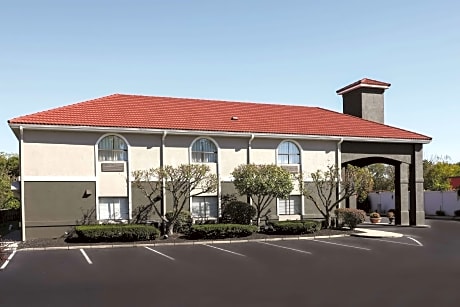 La Quinta Inn & Suites by Wyndham Sandusky