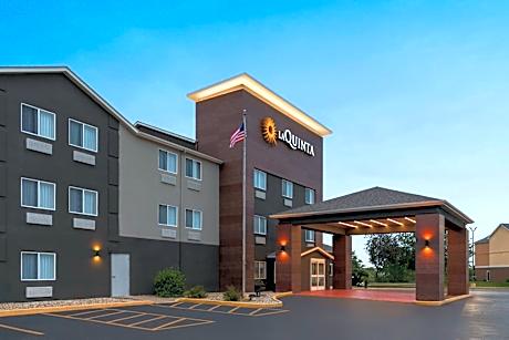 La Quinta Inn & Suites by Wyndham Peru Starved Rock St Park 