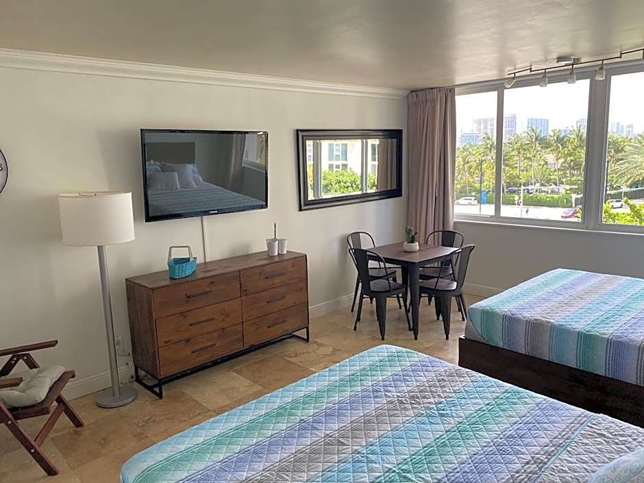 Beachfront condo in Miami!