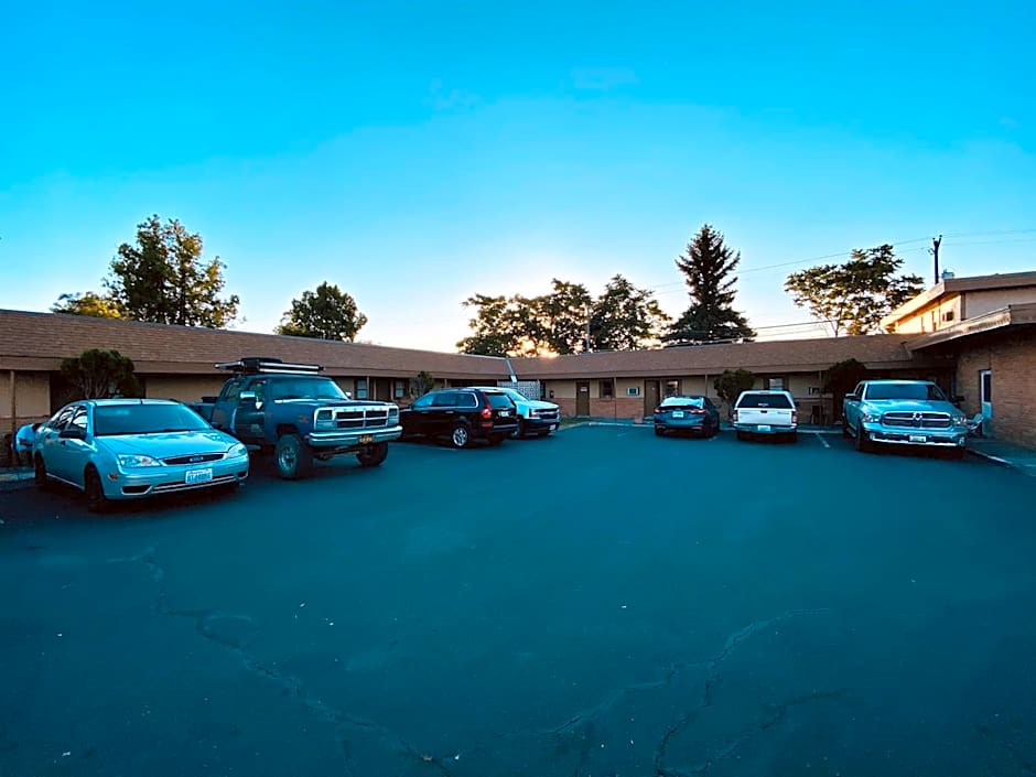 Lakeside Motel