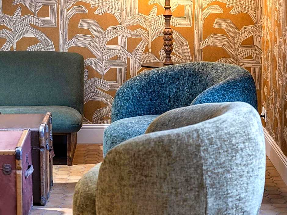 greet Hotel Chatellerault